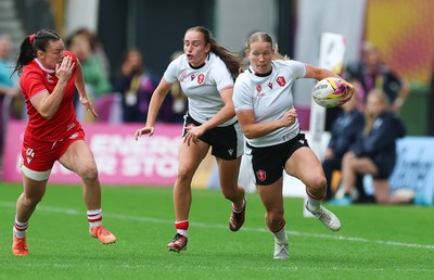300825 - Canada v Wales, Women’s Rugby World Cup - Carys Cox of Wales