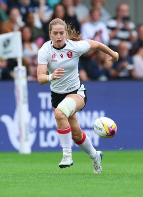 300825 - Canada v Wales, Women’s Rugby World Cup - Lisa Neumann of Wales