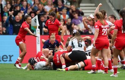 300825 - Canada v Wales, Women’s Rugby World Cup - Kelsey Jones of Wales crosses the line but the try is not given