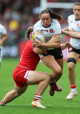 300825 - Canada v Wales, Women’s Rugby World Cup - Nel Metcalfe of Wales