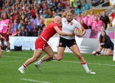 300825 - Canada v Wales, Women’s Rugby World Cup - Carys Cox of Wales
