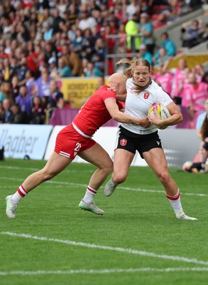 300825 - Canada v Wales, Women’s Rugby World Cup - Carys Cox of Wales