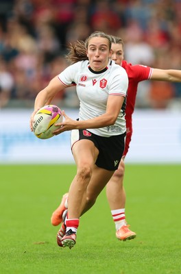 300825 - Canada v Wales, Women’s Rugby World Cup - Nel Metcalfe of Wales