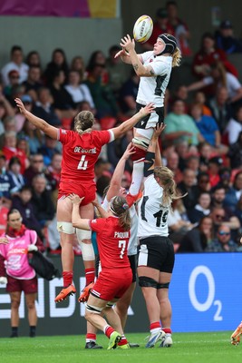 300825 - Canada v Wales, Women’s Rugby World Cup - Bethan Lewis of Wales wins the line out