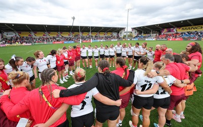 300825 - Canada v Wales, Women’s Rugby World Cup - The Wales team huddle up at the end of the match