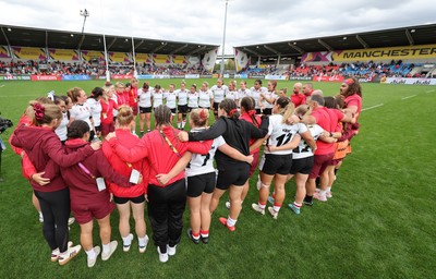 300825 - Canada v Wales, Women’s Rugby World Cup - The Wales team huddle up at the end of the match