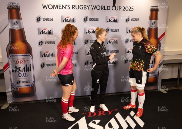 300825 - Canada v Wales, Women’s Rugby World Cup - Bethan Lewis of Wales and Alexandra Tessier of Canada during coin toss