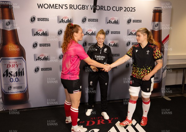 300825 - Canada v Wales, Women’s Rugby World Cup - Bethan Lewis of Wales and Alexandra Tessier of Canada during coin toss