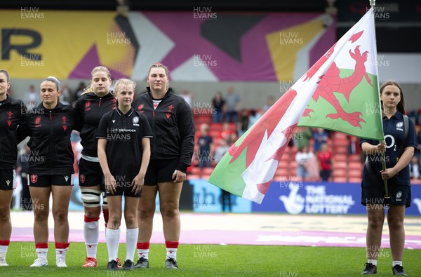 300825 - Canada v Wales, Women’s Rugby World Cup - The Wales team line up for the anthems