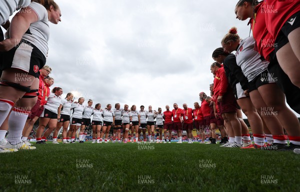 300825 - Canada v Wales, Women’s Rugby World Cup - The Wales team huddle up at the end of the match