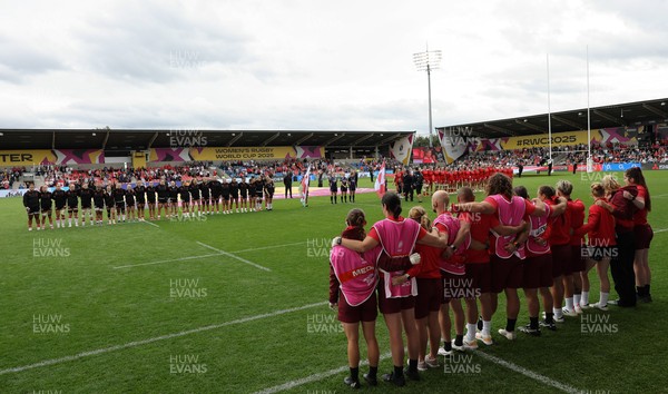 300825 - Canada v Wales, Women’s Rugby World Cup - The Wales team line up for the anthems