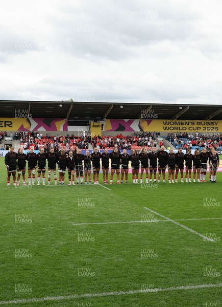 300825 - Canada v Wales, Women’s Rugby World Cup - The Wales team line up for the anthems