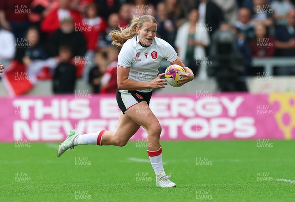300825 - Canada v Wales, Women’s Rugby World Cup - Carys Cox of Wales