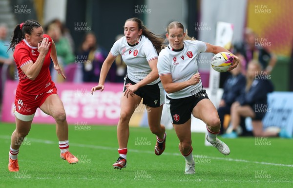 300825 - Canada v Wales, Women’s Rugby World Cup - Carys Cox of Wales