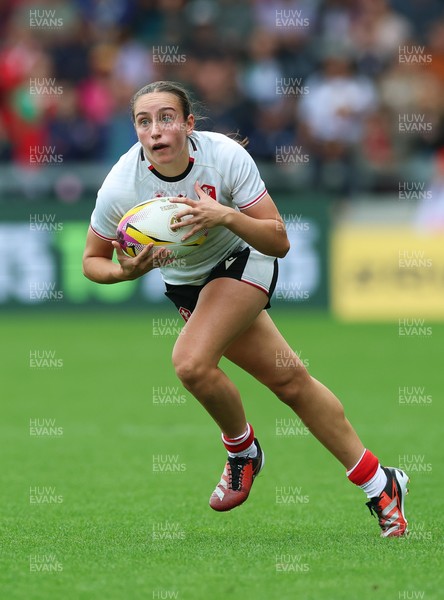 300825 - Canada v Wales, Women’s Rugby World Cup - Nel Metcalfe of Wales
