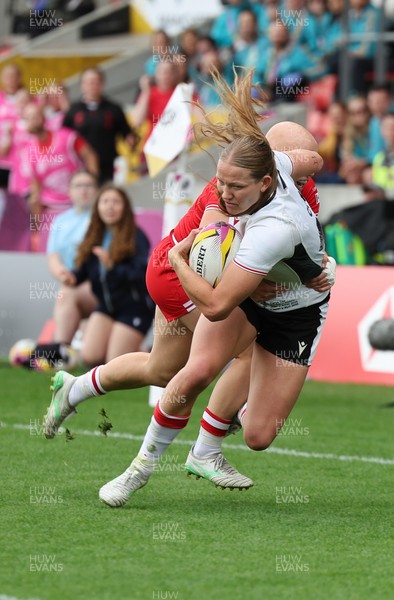 300825 - Canada v Wales, Women’s Rugby World Cup - Carys Cox of Wales