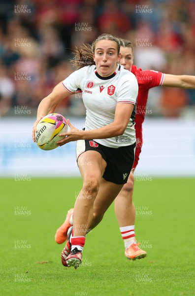 300825 - Canada v Wales, Women’s Rugby World Cup - Nel Metcalfe of Wales