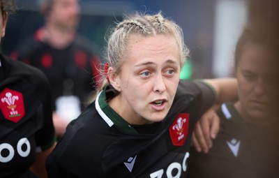 270822 - Canada Women v Wales Women, Summer 15’s World Cup Warm up match - Wales captain Hannah Jones speaks to the players at the end of the match