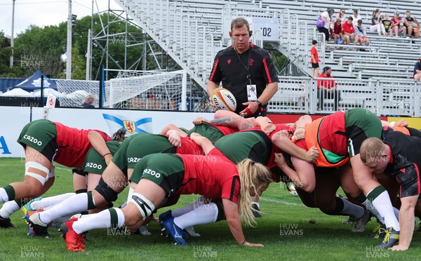 270822 - Canada Women v Wales Women, Summer 15’s World Cup Warm up match - Wales head coach Ioan Cunningham oversees scrummaging warmup