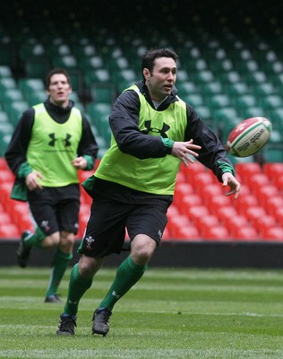 12.02.10 Wales rugby training... Stephen Jones in training. 