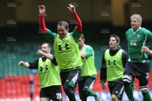 12.02.10 Wales rugby training... Shane Williams leads the way.. 