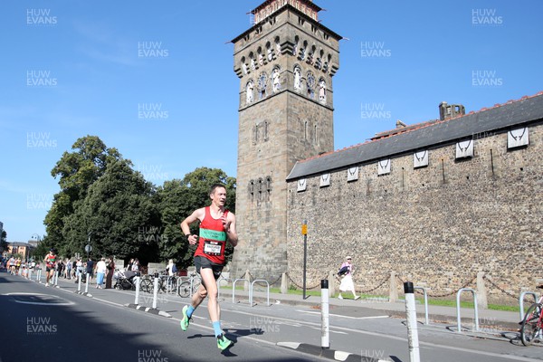 030923 - Cardiff CDF 10K - Runners in Castle Street & Sophia Gardens