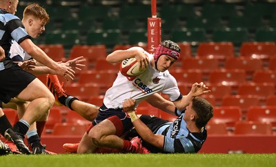 081221 - Cardiff and Vale College v Llandovery College - Nationals Schools and Colleges Cup Final - Jack Davies of Llandovery scores try