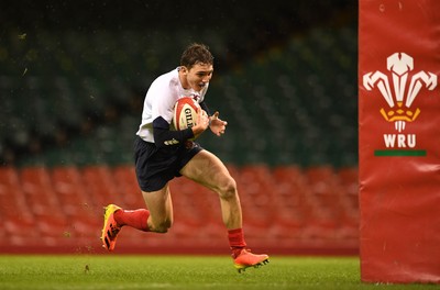 081221 - Cardiff and Vale College v Llandovery College - Nationals Schools and Colleges Cup Final - Iwan Hughes of Llandovery scores try