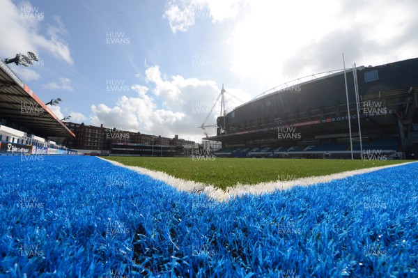 200813 - Cardiff Blues Artificial Pitch Unveiling at Cardiff Arms Park -A general view during training on the new artificial pitch at Cardiff Arms Park