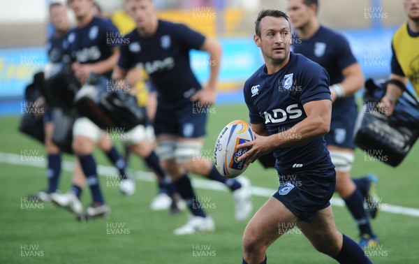 200313 - Cardiff Blues Training -Gareth Davies during training