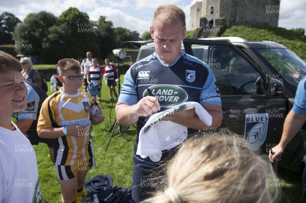 090816 - Cardiff Blues Sponsorship Announcement -Rhys Gill at Cardiff Castle after announcing Cardiff Blues new principal partner Land Rover with children from clubs around the region