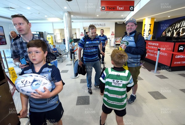 130518 - Cardiff Blues Arrival - Danny Wilson arrives at Cardiff Airport after winning the European Rugby Challenge Cup
