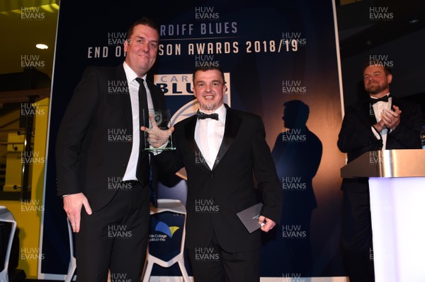 090519 - Cardiff Blues Awards - Matthew Jones receives the Office Employee of the Year Award
