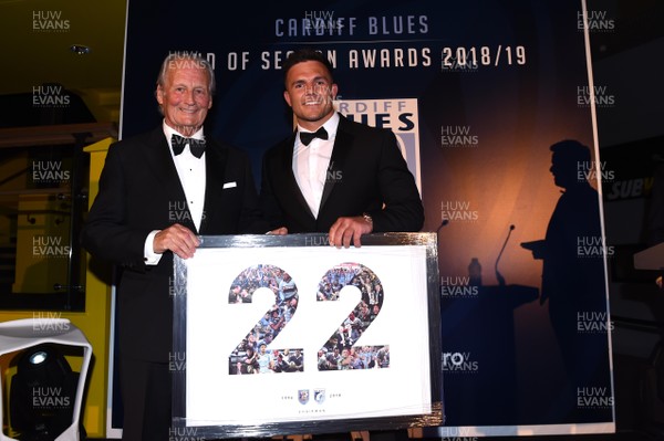 090519 - Cardiff Blues Awards - Peter Thomas receives an award from Ellis Jenkins