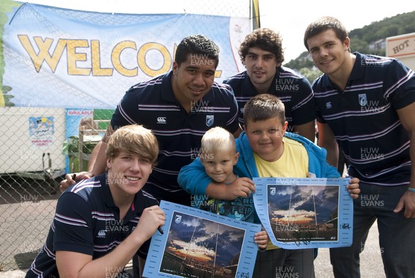 040812 - Cardiff Blues - Big Eat Pontypridd - Cardiff Blues players sign autographs and pose for photos at The Big Eat, Pontypridd 