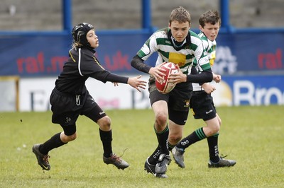 25.04.10 Cowbridge U12s v Rhiwbina U12s - Blues Cup - Action from The Under 12's Blues' cup Final: Cowbridge v Rhiwbina. 