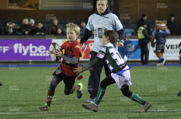 180316 - Cardiff Blues v Munster Rugby - GuinnessPro12 -Half time Under 8 Tag at The Cardiff Blues