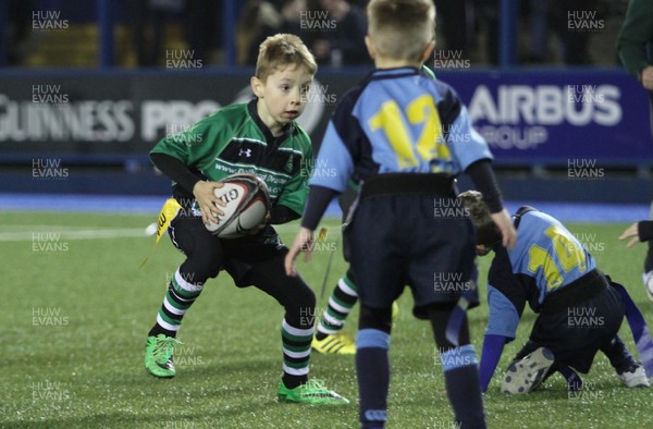 180316 - Cardiff Blues v Munster Rugby - GuinnessPro12 -Half time Under 8 Tag at The Cardiff Blues
