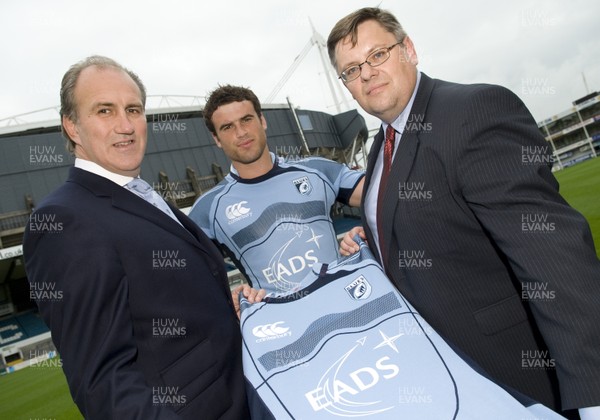 12.08.08...Cardiff Blues... Cardiff Blues Chief Executive Bob Norster with EADS DS Vice President Mike Simms  and Blues player Jamie Roberts at the launch of the new sponsorship deal. 