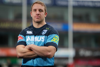 261114 - Cardiff Blues - New signing Tom Isaacs