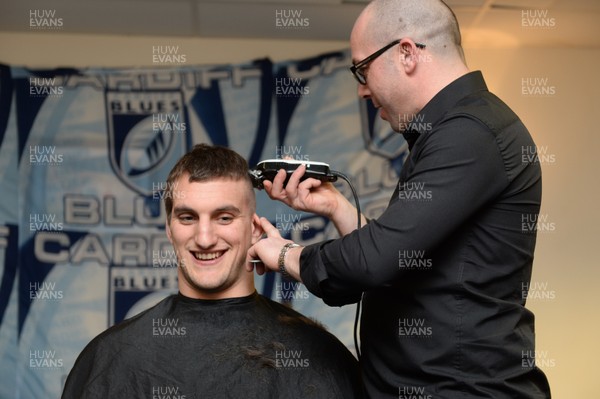 311213 - Cardiff Blues Charity Hair Shave -Sam Warburton has his hair shaved off to raise money for Velindre in support of team Mattew Rees who is being treated for testicular cancer