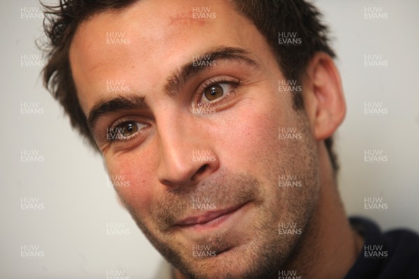 27.04.09 - Cardiff Blues Rugby Press Conference - Cardiff Blues fly-half Nicky Robinson talks to reporters. 