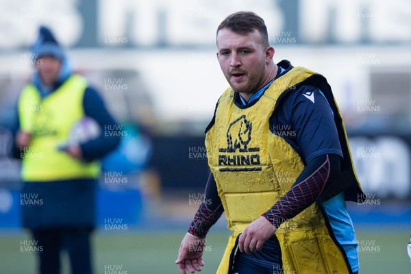 041219 - Cardiff Blues Rugby Training - Dillon Lewis during training