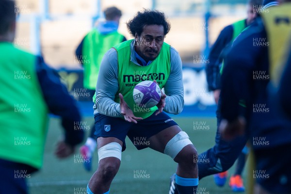 041219 - Cardiff Blues Rugby Training - Filo Paulo during training