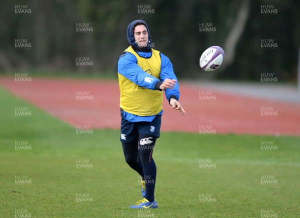 310315 - Cardiff Blues Rugby Training -Josh Navidi during training