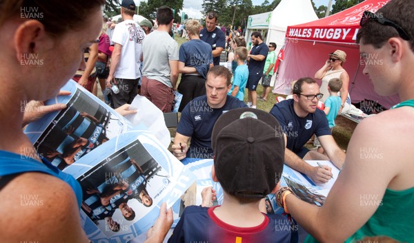 240713 - Cardiff Blues training session at The Royal Welsh Show