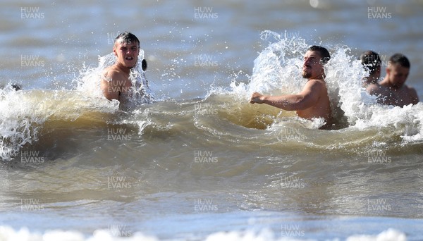 280720 - Cardiff Blues Sea Recovery - Jarrod Evans and Harri Millard during sea recovery session at Barry Island