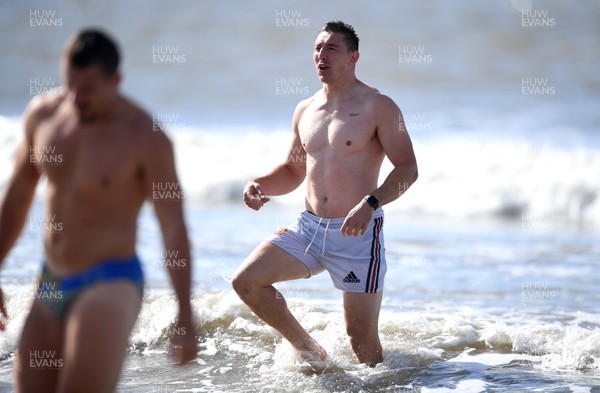 280720 - Cardiff Blues Sea Recovery - Josh Adams during sea recovery session at Barry Island