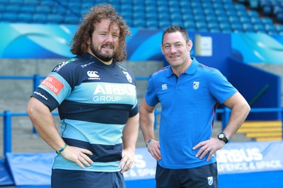 190814 - Cardiff Blues Photocall - Adam Jones signs for the Cardiff Blues with Mark Hammett 