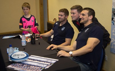 010514 - Sam Warburton and Leigh Halfpenny at Cardiff Blues signing session for fans - 